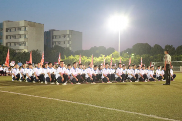 少年,在歷練中成長 少年,在歷練中成長