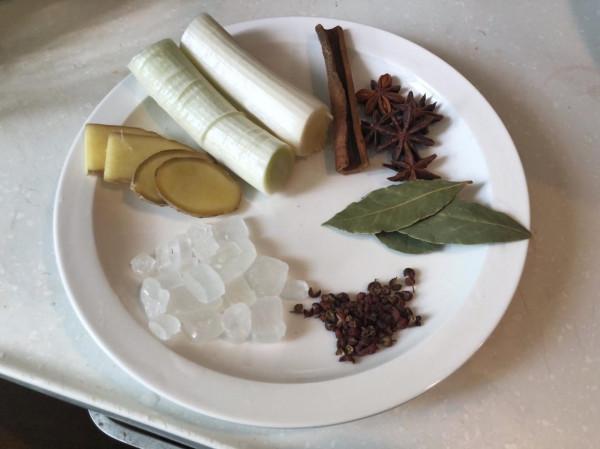 年夜飯必備的5道冷盤菜，酥嫩爽口，好吃不油膩，上桌都誇廚藝高