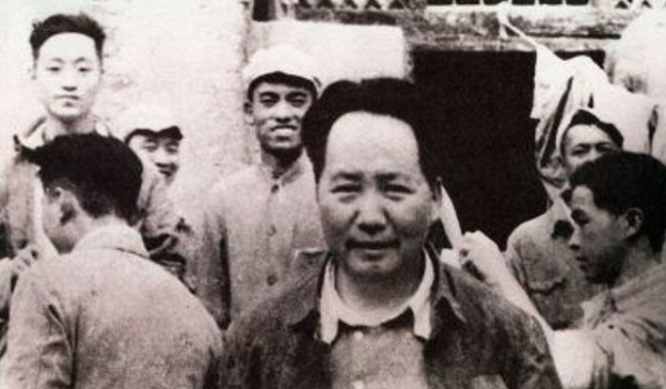 湖北一位農民進京遊玩，沒錢後想找毛主席借錢，他是什麼來頭？