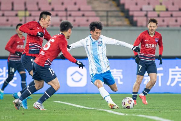 1比0！中超保級隊絕境爆發，于根偉神換人，泰山舊將第90分鐘絕殺