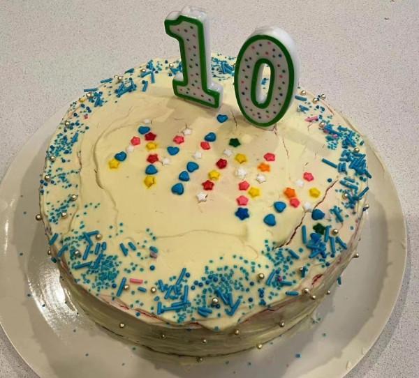 劉燁女兒才10歲就這麼美！曬慶生照顏值逆襲終於像媽，混血臉太絕