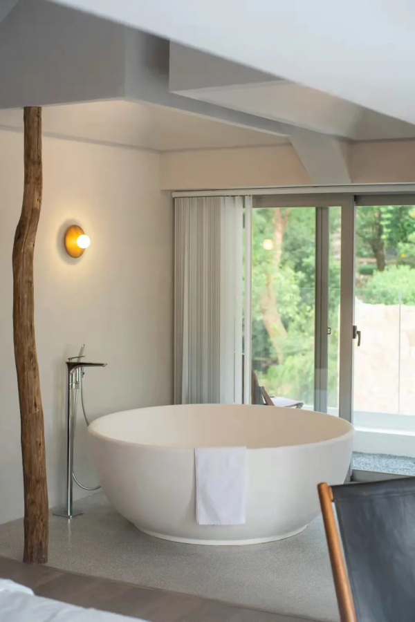 杭州民宿圈又一新作!270°落地玻璃躺看茶園,私享西湖邊避世秘境 杭州民宿圈又一新作!270°落地玻璃躺看茶園,私享西湖邊避世秘境