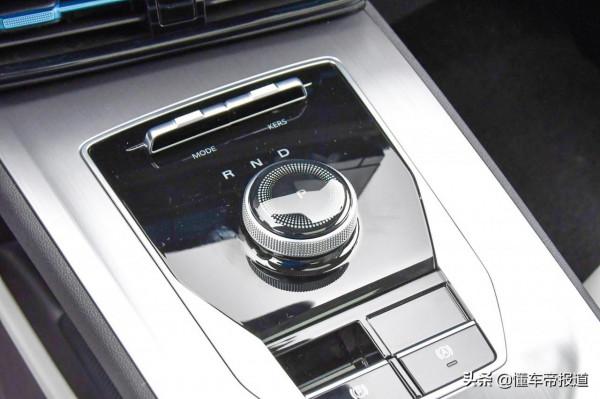 新車｜外觀內飾大幅提升 全新榮威Ei5靜態解析