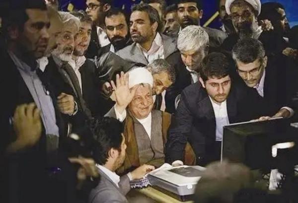 拉夫桑賈尼家族：曾在伊朗一手遮天，為何會因內賈德落馬