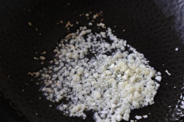 可以當零食吃的豬肉做法，焦香有嚼勁，不用油炸，健康又解饞