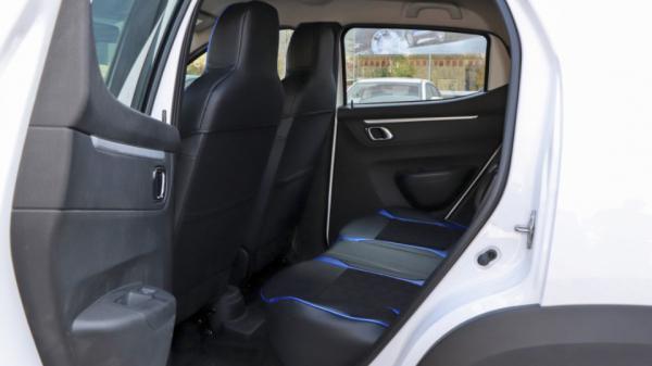 選SUV還是復古兩廂?啟辰e30對比尤拉白貓 選SUV還是復古兩廂?啟辰e30對比尤拉白貓