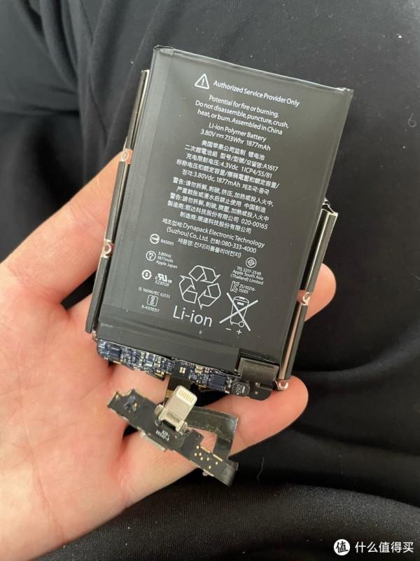2022年，我給iPhonese一代改了smart battery外界電池