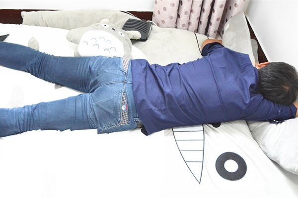 為什麼說睡覺時手機不能放枕邊?其實並非因為輻射,告訴你答案 為什麼說睡覺時手機不能放枕邊?其實並非因為輻射,告訴你答案