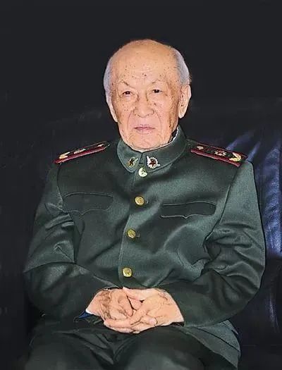 歸國科學家朱光亞，第一顆氫原子彈是什麼模樣？一輩子就做一件事