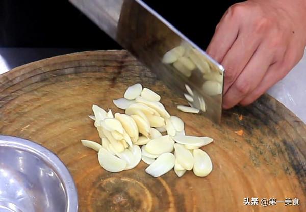 木耳和腐竹最好吃的做法,五分鐘做一盤,脆嫩爽口,開胃下飯 木耳和腐竹最好吃的做法,五分鐘做一盤,脆嫩爽口,開胃下飯