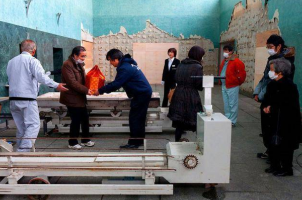 日本陷入“多死社會”:5100座火葬場不夠用,遺體竟住起了旅館 日本陷入“多死社會”:5100座火葬場不夠用,遺體竟住起了旅館