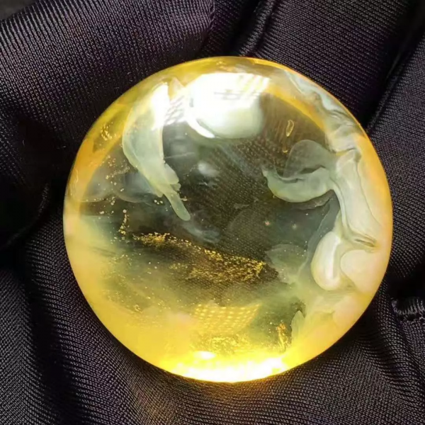 聰明人不敗家,選擁有特性種類的珠寶,好看還能保值?|松崗琥珀 聰明人不敗家,選擁有特性種類的珠寶,好看還能保值?|松崗琥珀