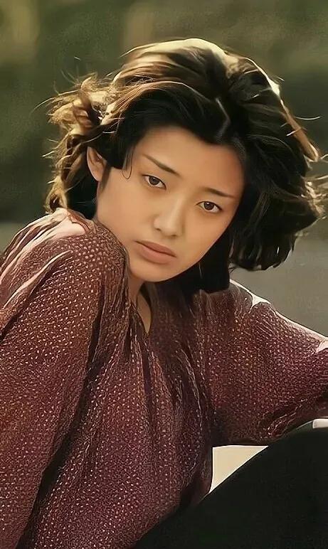 為愛隱退的日本熒幕女神山口百惠