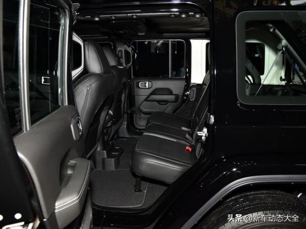 2.0T高達400牛·米,進口越野SUV,3米軸距硬漢四驅,實拍牧馬人 2.0T高達400牛·米,進口越野SUV,3米軸距硬漢四驅,實拍牧馬人