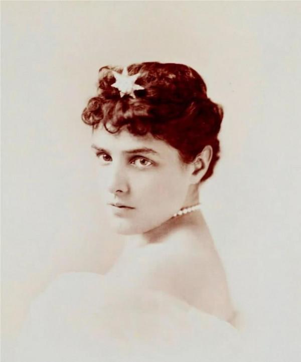 丘吉爾母親：19歲嫁英國貴族的“美元公主”，得到兒子無條件的愛