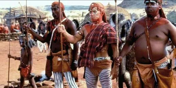 《我是誰》丟失的片段,成龍大戰犀牛,攝影師失誤造成永遠的遺憾 《我是誰》丟失的片段,成龍大戰犀牛,攝影師失誤造成永遠的遺憾