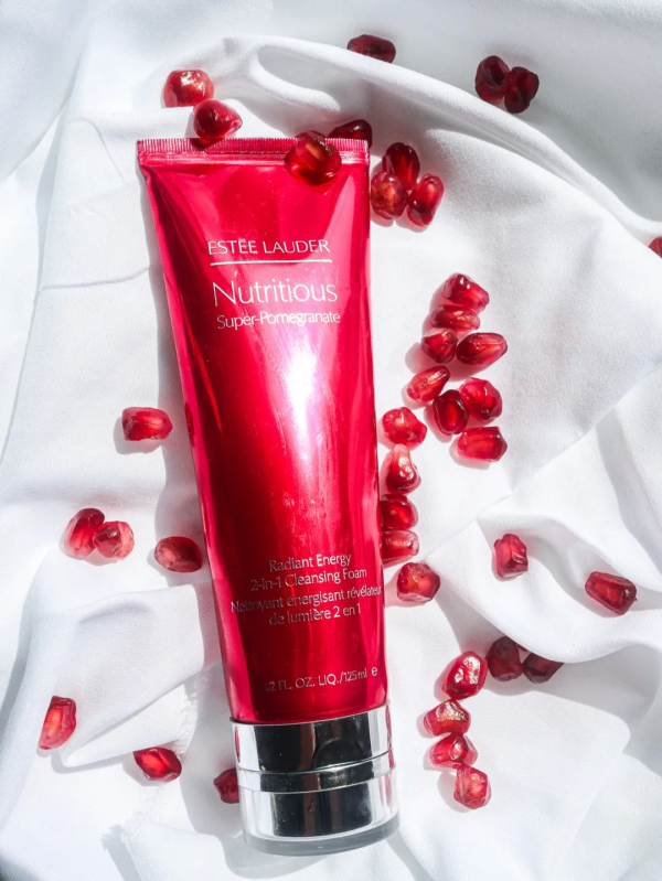 雅詩蘭黛紅石榴泡沫洗面奶，即是潔面乳也是面膜