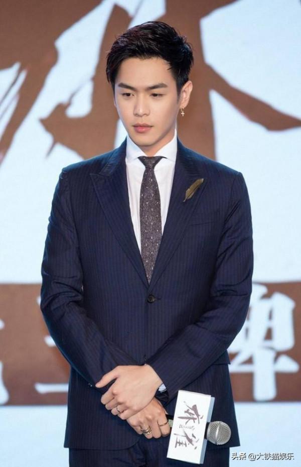 穿西裝好看的男星,只服這8位,儀態萬方,貴氣逼人,妥妥總裁範 穿西裝好看的男星,只服這8位,儀態萬方,貴氣逼人,妥妥總裁範