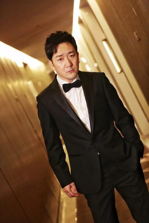 趙麗穎肖央主演的《誰是兇手》定檔，筷子兄弟兩人發展天差地別