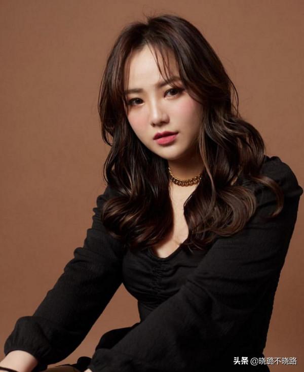 50歲的女人,建議避開這3種髮型,不僅大媽感十足,還顯老沒氣質 50歲的女人,建議避開這3種髮型,不僅大媽感十足,還顯老沒氣質