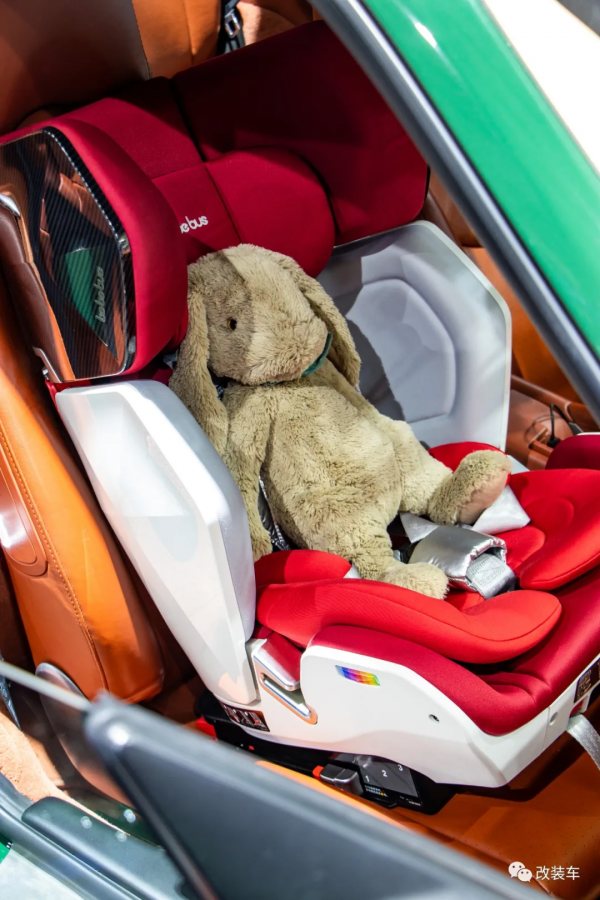 保時捷車主為了帶娃再添奧迪RS6，給孩子一個完美的童年