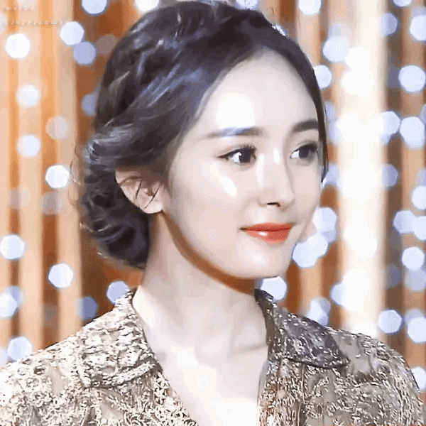 2014年產後第一次復出的楊冪：美的發光