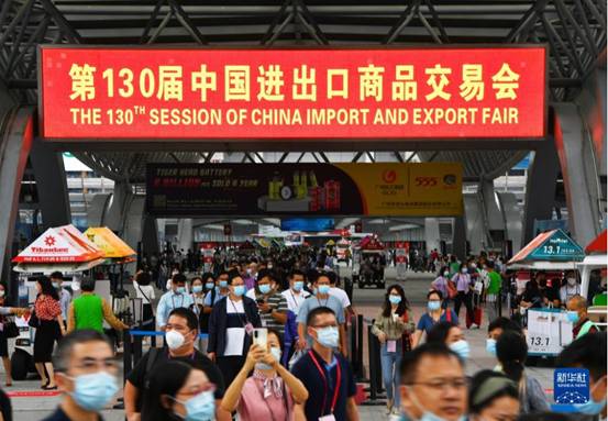 不動手就能吃飯?行李箱變電動車?來看看這屆廣交會的黑科技 不動手就能吃飯?行李箱變電動車?來看看這屆廣交會的黑科技