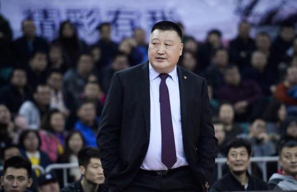 心寬體胖，冠軍教頭“快樂”執教！做好自己，山西男籃專注賽場