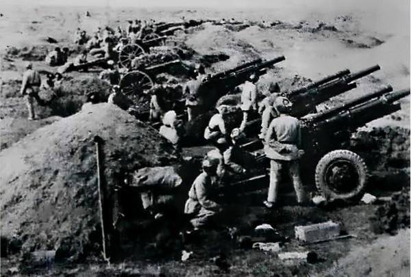 志願軍新兵開炮，歪打正著擊中敵軍重要目標，被記二等功