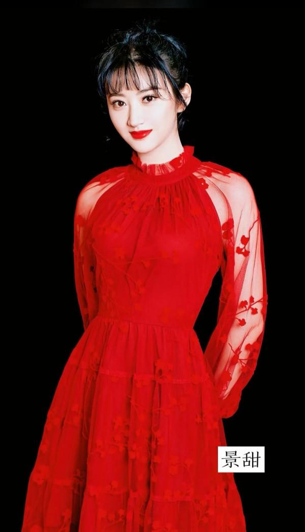 在中國有一種紅叫中國紅，女明星集體穿紅色衣服，你最看好誰？