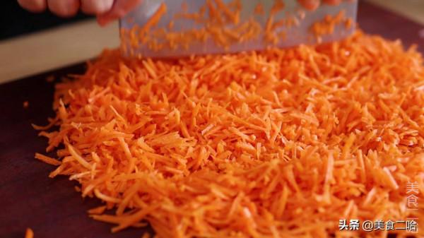 難怪飯店的丸子那麼好吃，老闆娘藏著訣竅呢！免費分享，酥脆好吃