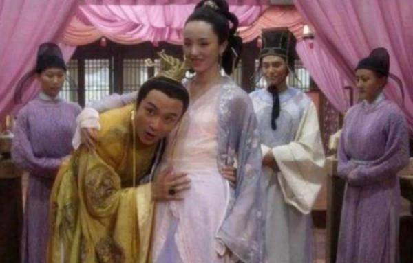 為什麼皇帝喜歡讓太監伺候，而不是官女？