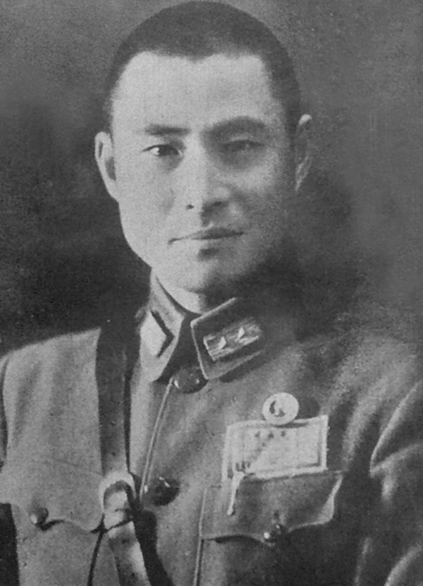 胡璉好心把新坦克讓給黃維，卻偏偏壞了，黃維在離援兵8裡處被俘