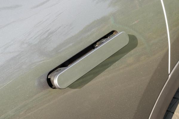 15.98萬起，272馬力+無框門，軸距長達2930mm的零跑C11，能買嗎？