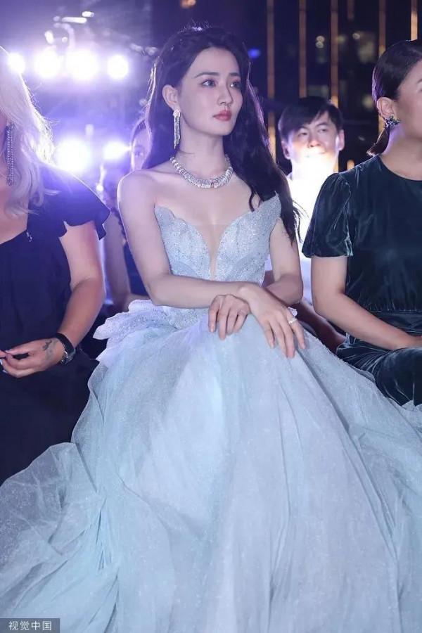 徐璐美照來啦……