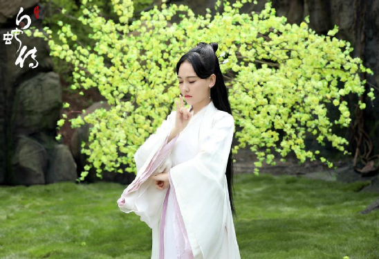 翻拍逐漸過分，《新白蛇傳》設定魔幻難以接受，童年記憶慘被毀