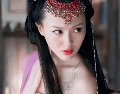 唐嫣已經糊到開始給人做配了? 唐嫣已經糊到開始給人做配了?