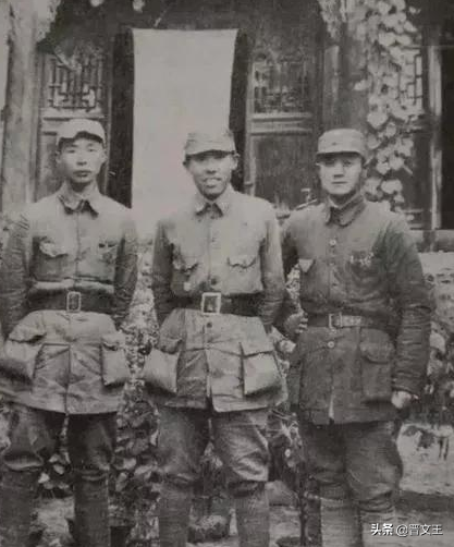 團長和團政委，有的是副師級，有的是大校？軍盲還真敢說