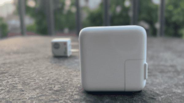 除了在兩個人之間變焦，iPhone 13 的電影效果模式還能這樣玩