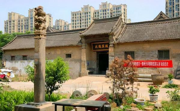 中國這個最貴“釘子戶”的主人稱100億也不拆,眾多遊客表示值 中國這個最貴“釘子戶”的主人稱100億也不拆,眾多遊客表示值