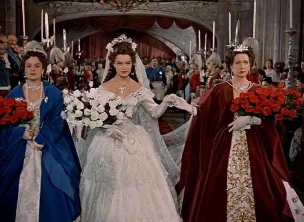 茜茜公主:婚姻不幸,婆婆苛待,女兒早夭,兒子殉情,61歲被刺殺 茜茜公主:婚姻不幸,婆婆苛待,女兒早夭,兒子殉情,61歲被刺殺