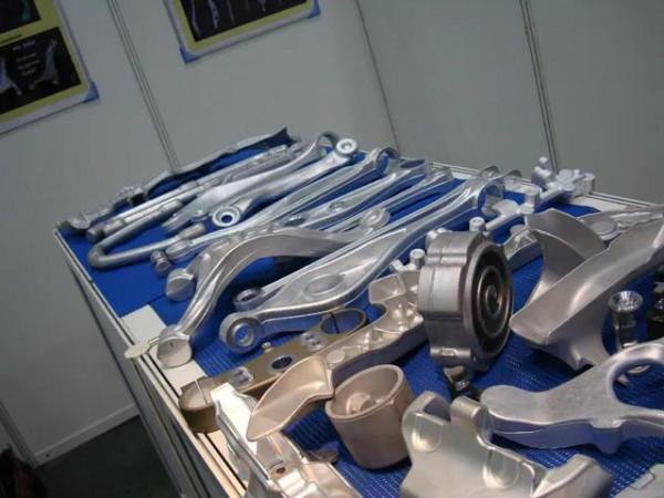 汽車的“簧下重量”是什麼意思,真的是越輕越好嗎? 汽車的“簧下重量”是什麼意思,真的是越輕越好嗎?