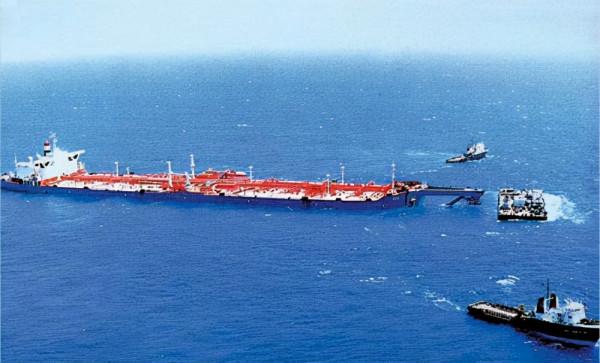 廢棄油輪成紅海海上";炸彈";,威脅數百萬人生命!竟無人出手解救? 廢棄油輪成紅海海上";炸彈";,威脅數百萬人生命!竟無人出手解救?