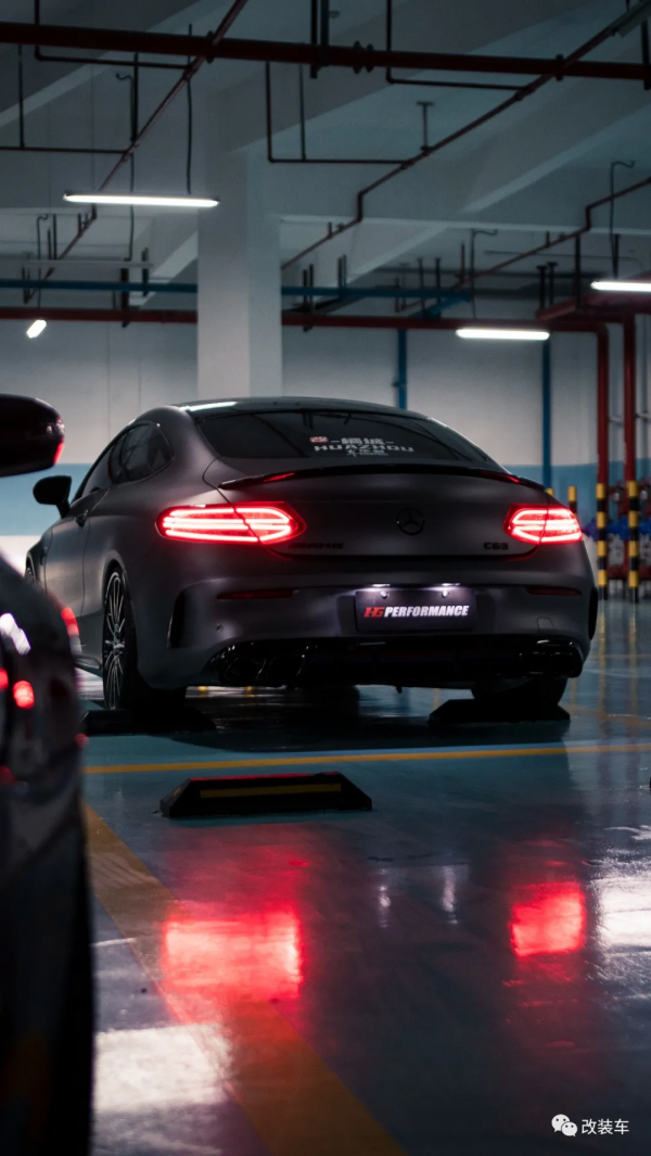 趕在過年前換賓士C Coupe，加班加點割完寬體快樂過新年