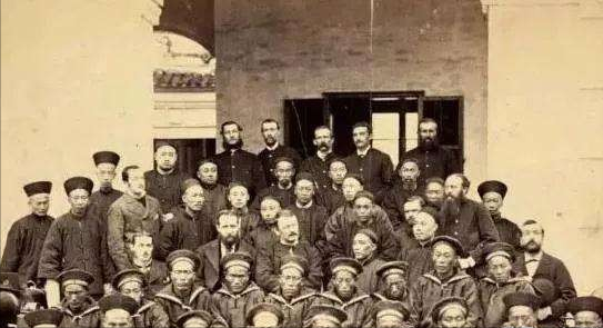 一個英國人掌管清朝海關48年，被稱為“大清總督”，他是何來歷？