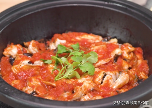 鮮酸味美的番茄黑魚煲，葷素搭配，營養豐富，家人吃了都說棒