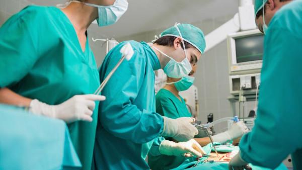 被查出膽囊結石應該怎麼辦？醫生一文說清楚