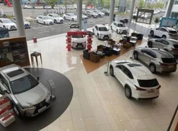 月薪多少才能開得起30萬的車？對照一下工資表，看是否達標