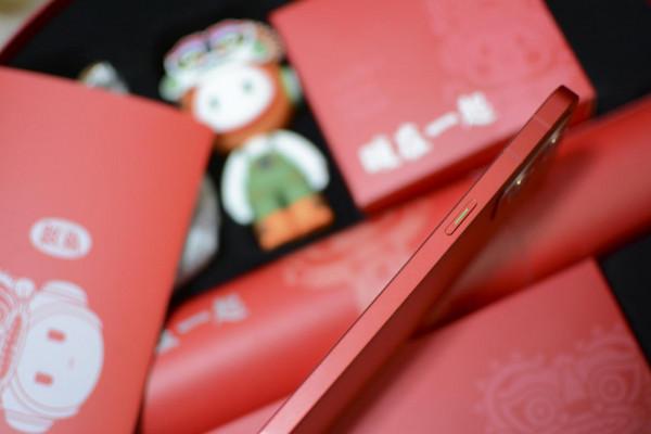 OPPOReno7紅絲絨新年版亮相！寓意好運當頭 皆事順