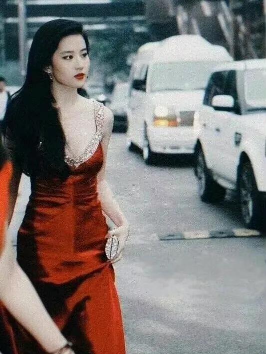 傾國傾城的劉亦菲，貴氣，仙氣，靈氣渾然天成的感覺